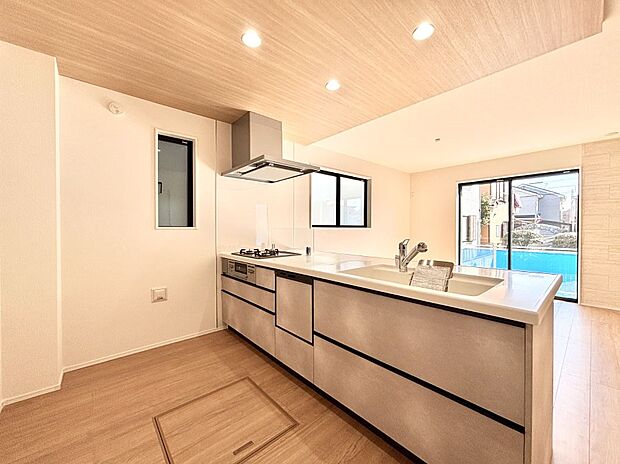 ゆとりあるキッチンではご家族と楽しくお料理ができます。