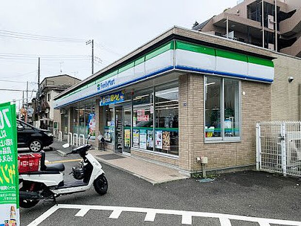 コンビニ 500m ファミリーマート 和光越後山通り店