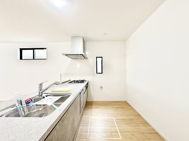 広々とした使い勝手の良いキッチンで日々のお料理も楽しくなりそう