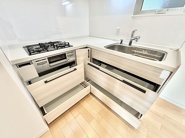 使いやすさを優先したスライド式収納タイプ！