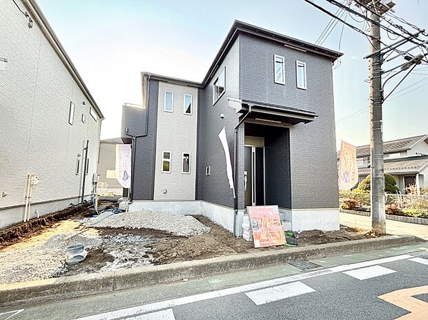洗練された外観、上質な住空間が広がる室内は永く安心して過ごせる住居です。
