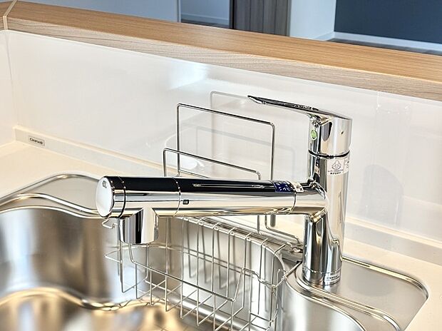 いつでも清潔なおいしいお水を。一つの水栓で水道水と浄水を使い分け。