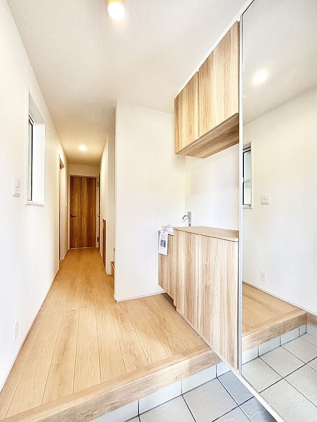 家族の帰宅やお客様をあたたかく迎える玄関