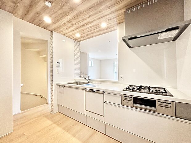 毎日使うキッチンだから、使いやすさ&お手入れのしやすさにこだわりました。