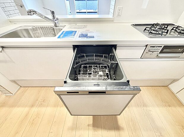 面倒なお片づけは食洗機にお任せ！家事の負担が減って、時間にも気持ちにもゆとりができます。