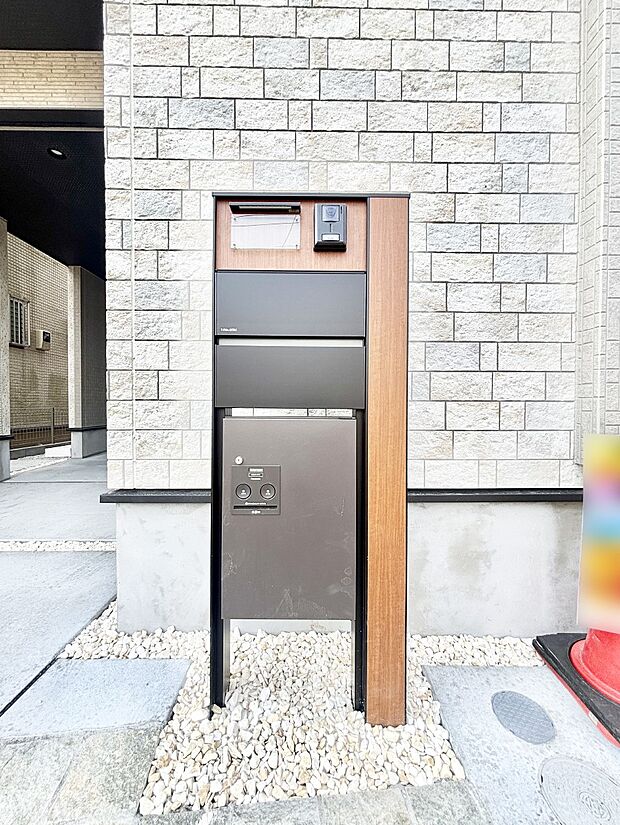 表札・インターホン・ポストをひとつに集約