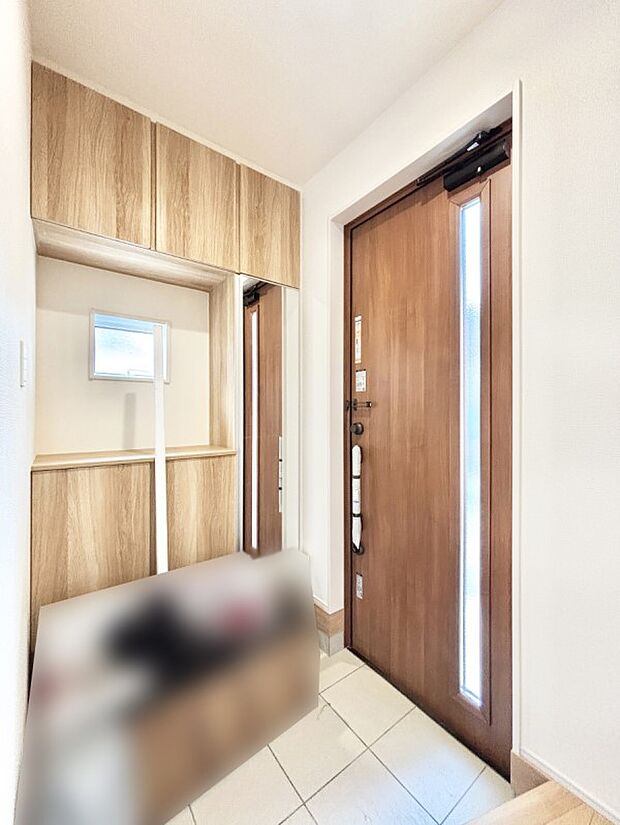 明るい玄関はお客様をお出迎えするのにぴったりです!