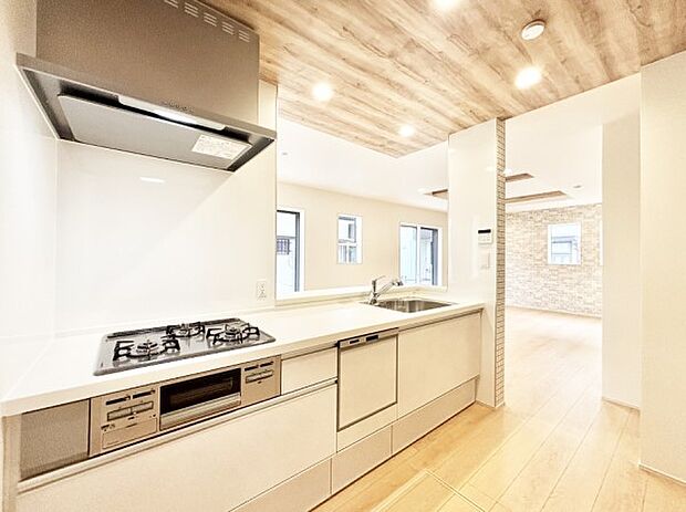 毎日使うキッチンだから、使いやすさ&お手入れのしやすさにこだわりました。