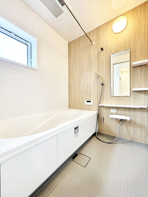 落ち着いた雰囲気でゆっくりお寛ぎいただけるバスルーム