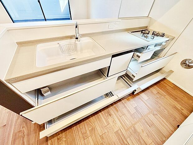 使いやすさを優先したスライド式収納タイプ!