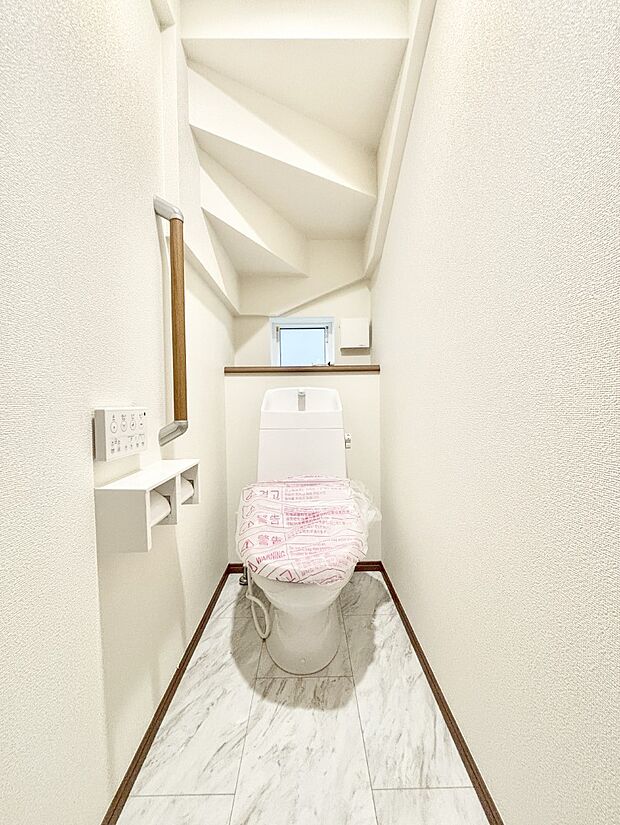 トイレは安心の2箇所！朝のバタバタも一安心です。 