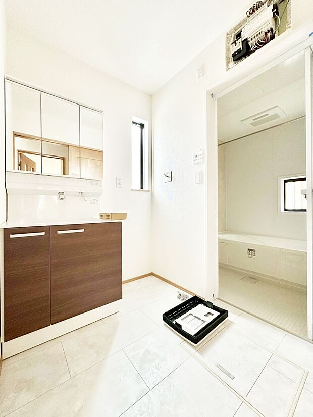 広々とゆとりのあるランドリースペース