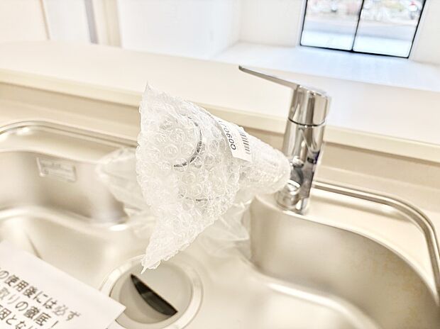 いつでも清潔なおいしいお水を。一つの水栓で水道水と浄水を使い分け。