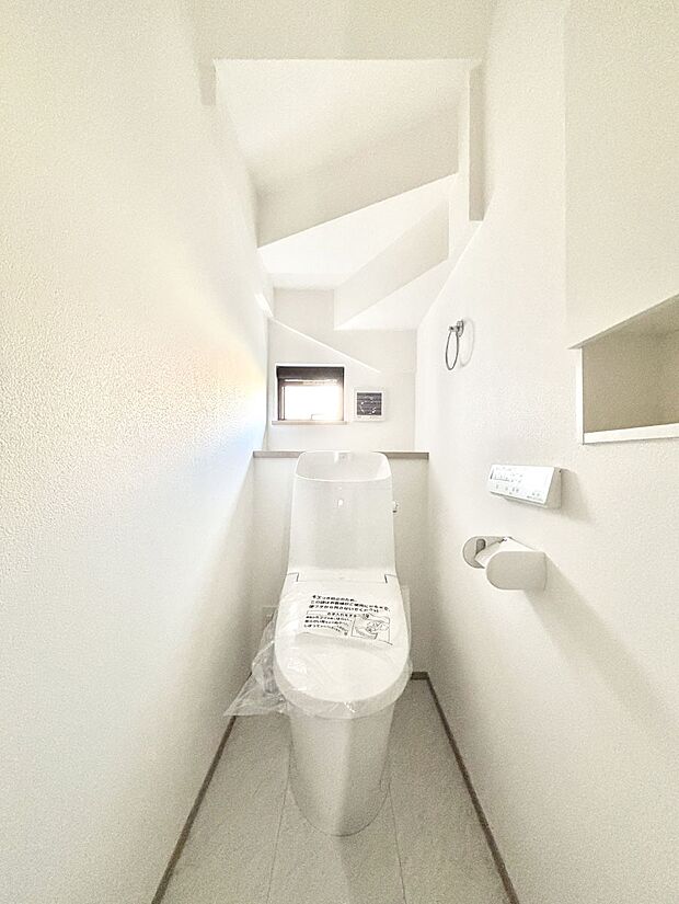 トイレは安心の2箇所!朝のバタバタも一安心です。