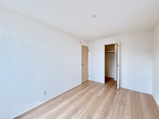 子供部屋にもおすすめな収納スペースたっぷりの居室