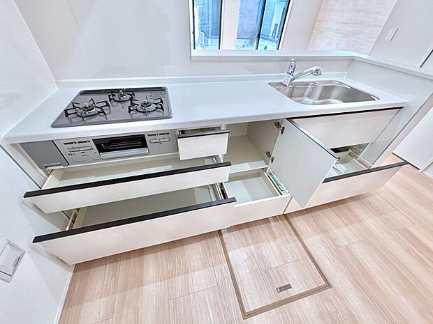 使いやすさを優先したスライド式収納タイプ！