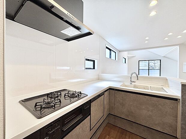 毎日使うキッチンだから、使いやすさ＆お手入れのしやすさにこだわりました。 