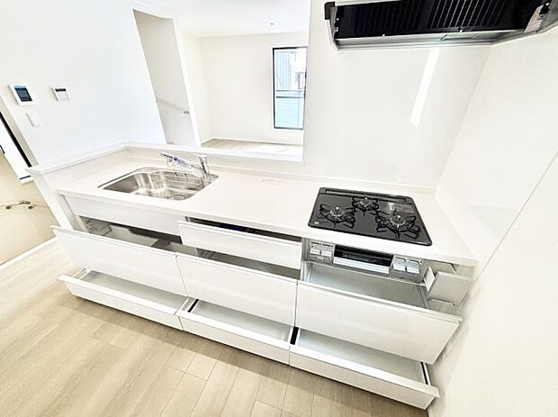 使いやすさを優先したスライド式収納タイプ!