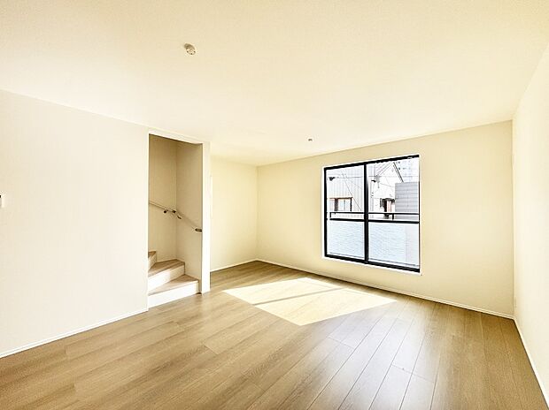 家族の笑顔が自然と生まれてくる、そんな雰囲気のダイニングに仕上がっています