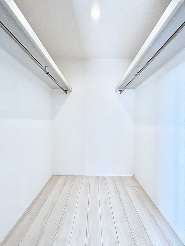 毎日の服選びが楽しくなるウォークインクローゼット