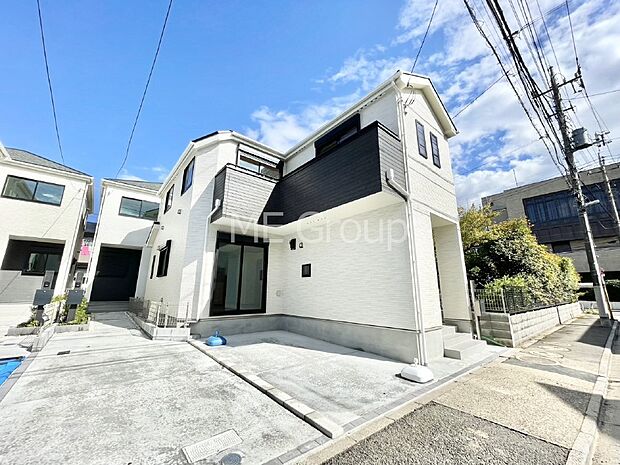 たっぷりの陽光と心地よい風が舞い込む住まい