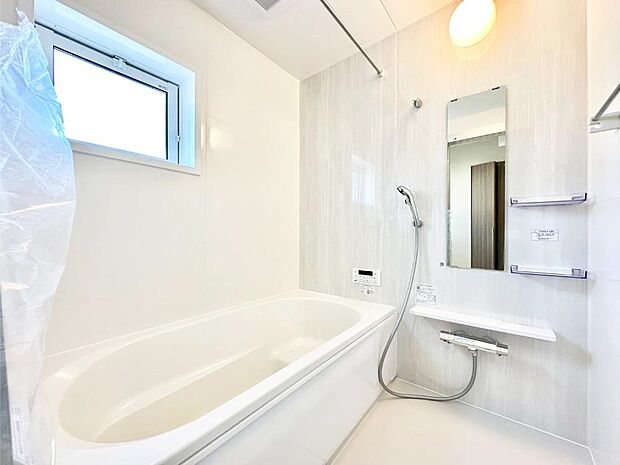 落ち着いた雰囲気でゆっくりお寛ぎいただけるバスルーム