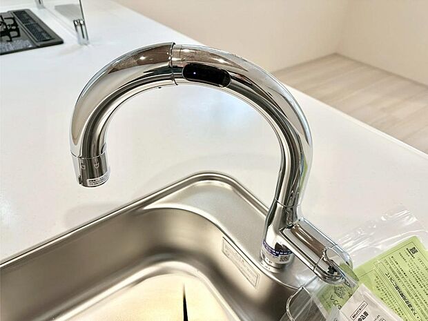 水栓に触れずに吐止水ができるタッチレス水栓  