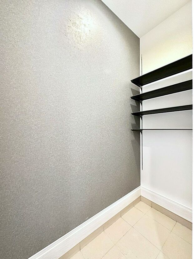 大きなものも片付く土間収納付きで、いつでも玄関はスッキリ