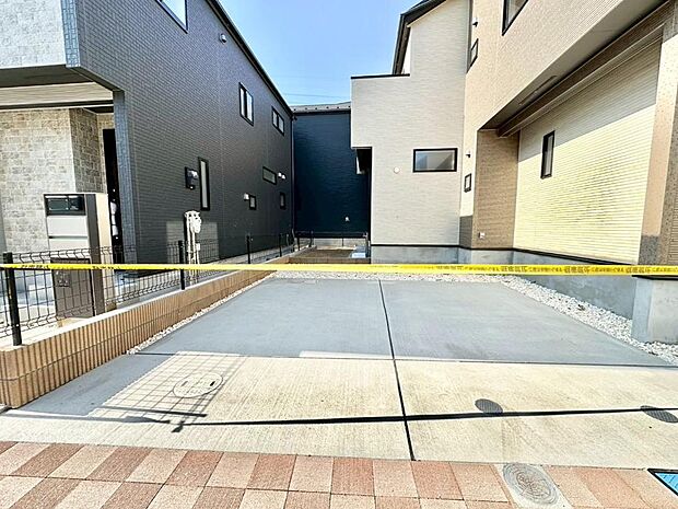 駐車2台可能!急なお客様の駐車に。また、ご家族の自転車スペースとしても大活躍。