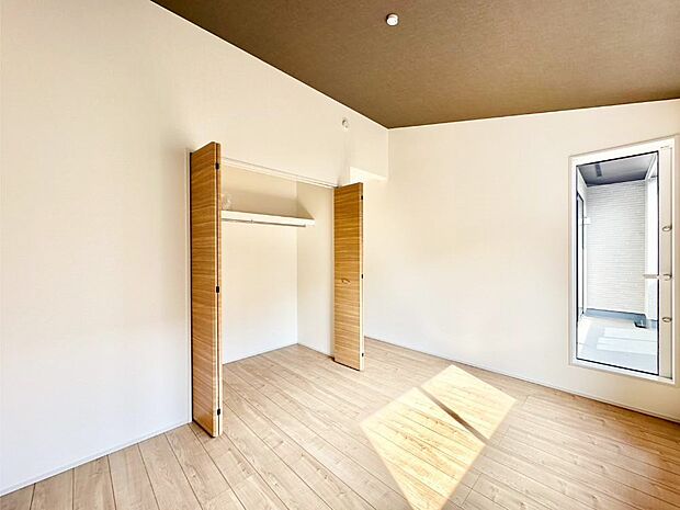 子供部屋にもおすすめな収納スペースたっぷりの居室