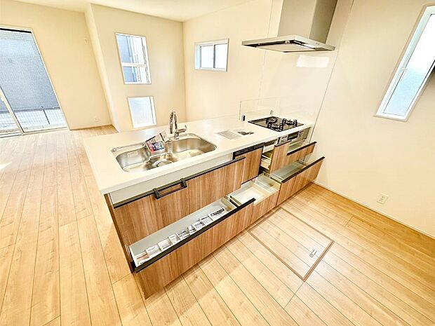 使いやすさを優先したスライド式収納タイプ!