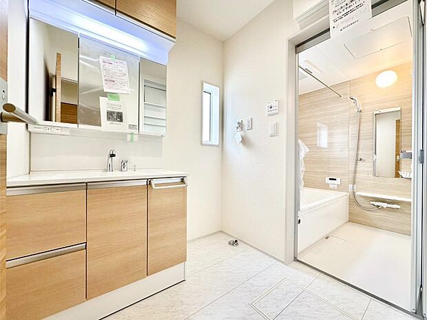 広々とゆとりのあるランドリースペース。