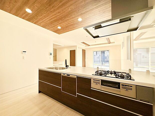 毎日使うキッチンだから、使いやすさ&お手入れのしやすさにこだわりました。