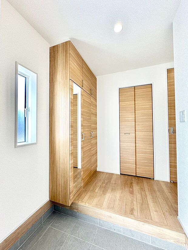 家族の帰宅やお客様をあたたかく迎える玄関