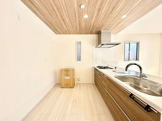 ゆとりあるキッチンではご家族と楽しくお料理ができます。