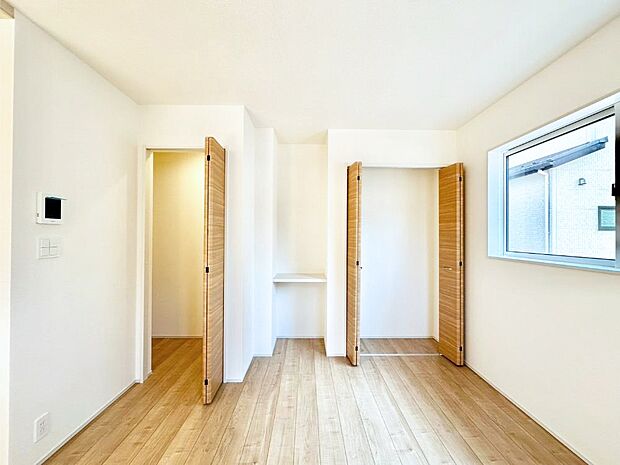 パントリー・カウンター・リビング収納。収納豊富ですっきりと過ごせます。