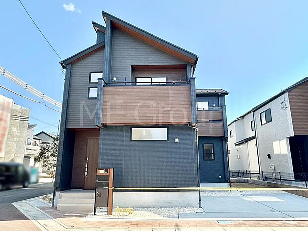 たっぷりの陽光と開放感に包まれる明るい住まい