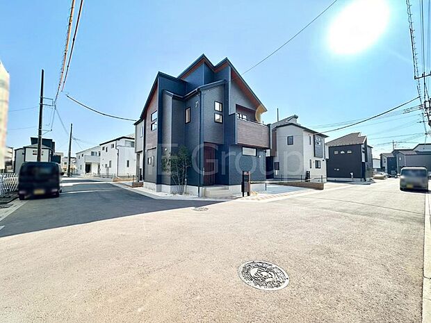 角地なので日当たりも良く、お家が堂々として見えます。