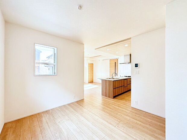 食事スペースとくつろぎスペースを使い分けしやすいプランニング。