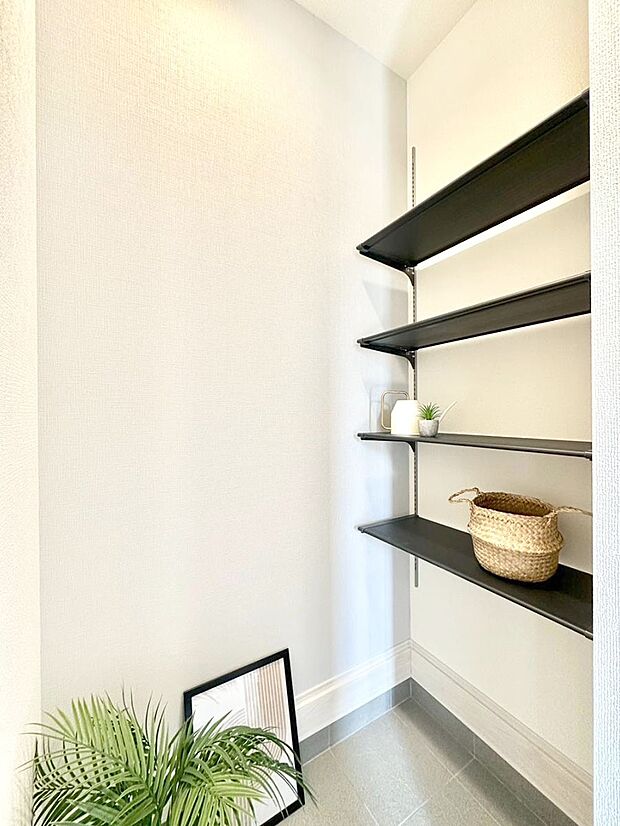 シューズインクローク付き!雨具やベビーカーも置けます。