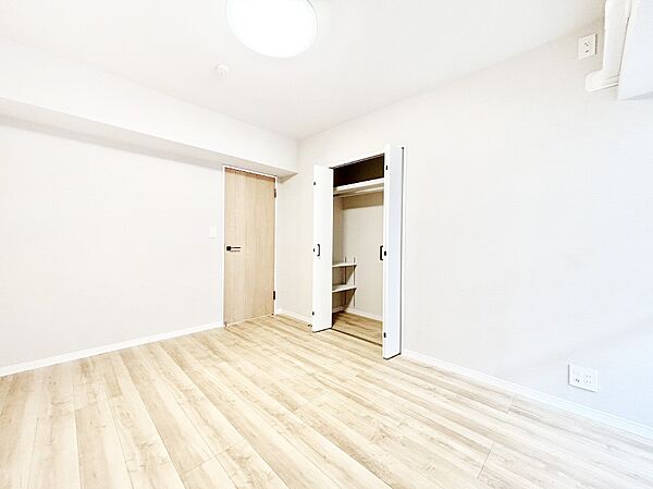 クローゼット付きのお部屋で充実したプライベート時間を過ごせます。