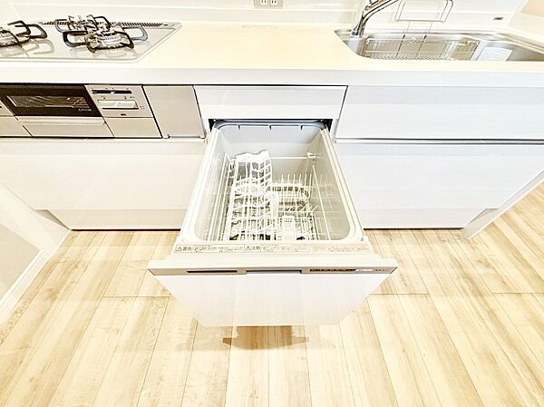 面倒なお片づけは食洗機にお任せ！家事の負担が減って、時間にも気持ちにもゆとりができます。