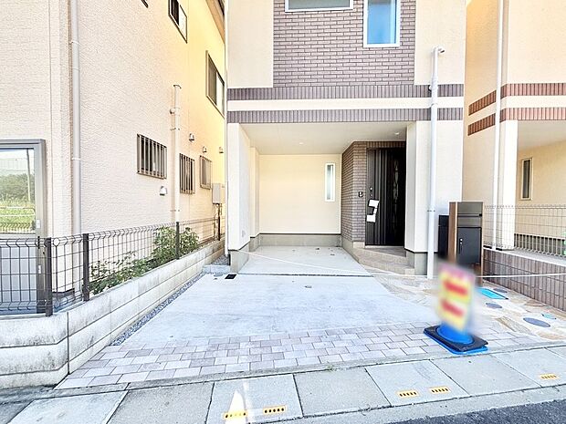 ビルトインタイプは大切なお車を傷や汚れから守ることができます。