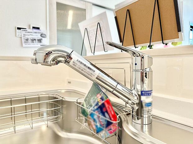 いつでも清潔なおいしいお水を。一つの水栓で水道水と浄水を使い分け。