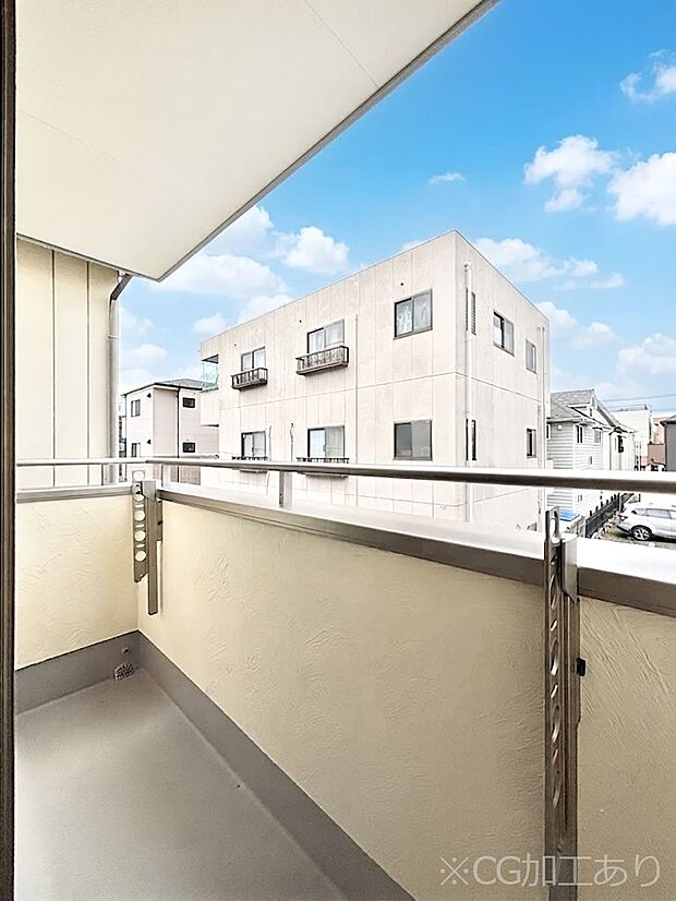 暖かな陽光が降り注ぐバルコニーはお洗濯におすすめ。爽やかな風も心地よいです。