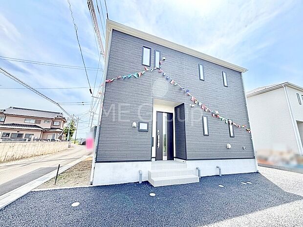 たっぷりの陽光と開放感に包まれる明るい住まい