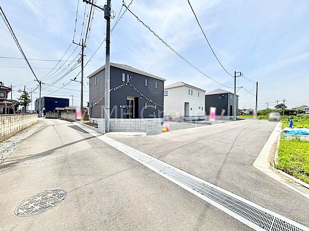 角地なので日当たりも良く、お家が堂々として見えます。