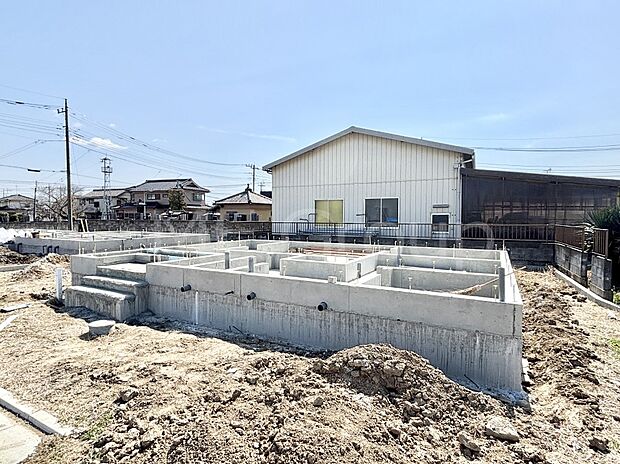 たっぷりの陽光と開放感に包まれる明るい住まい