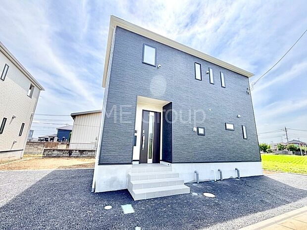 たっぷりの陽光と開放感に包まれる明るい住まい