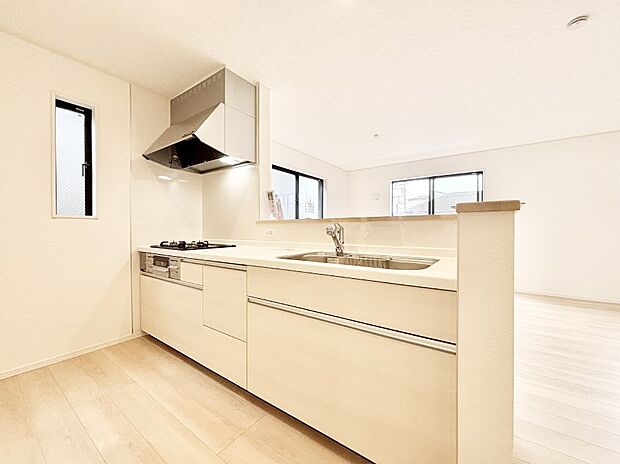 料理をしながらご家族との会話を楽しめる対面カウンターキッチン